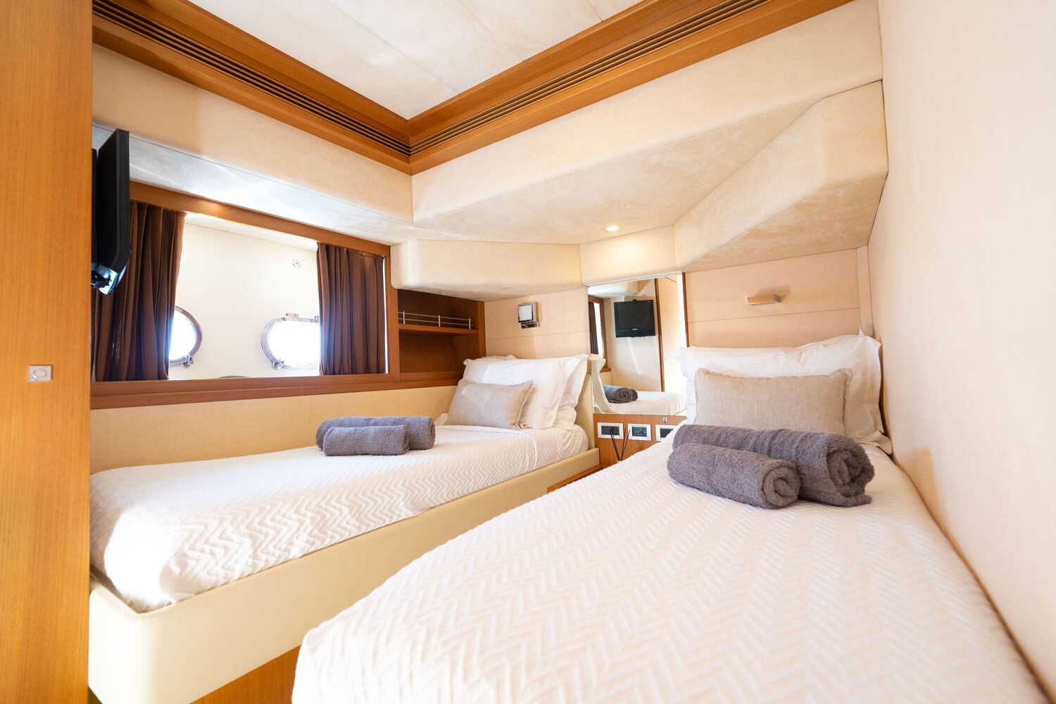 M/Y Nineteen cabins  image 4