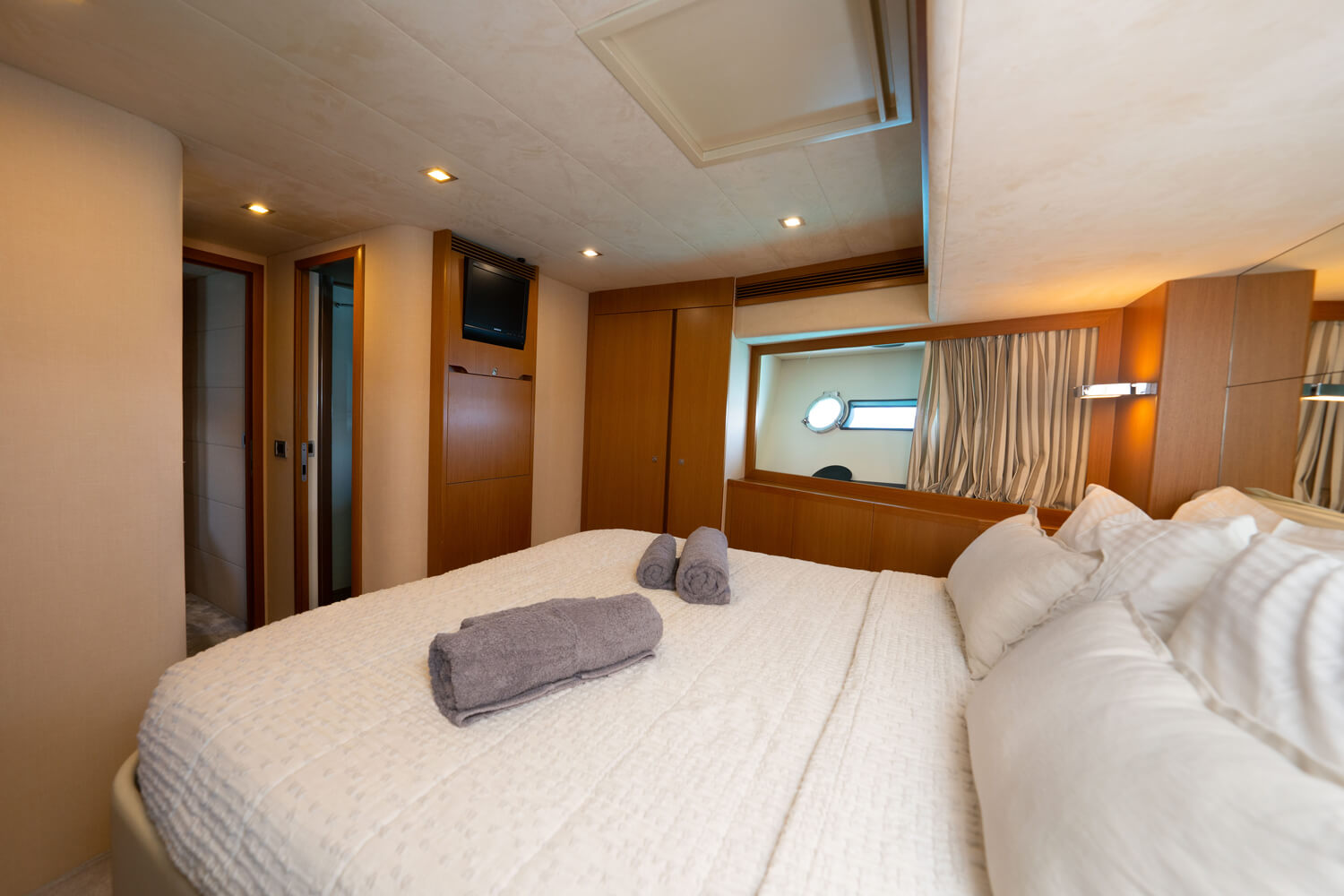 M/Y Nineteen cabins  image 3