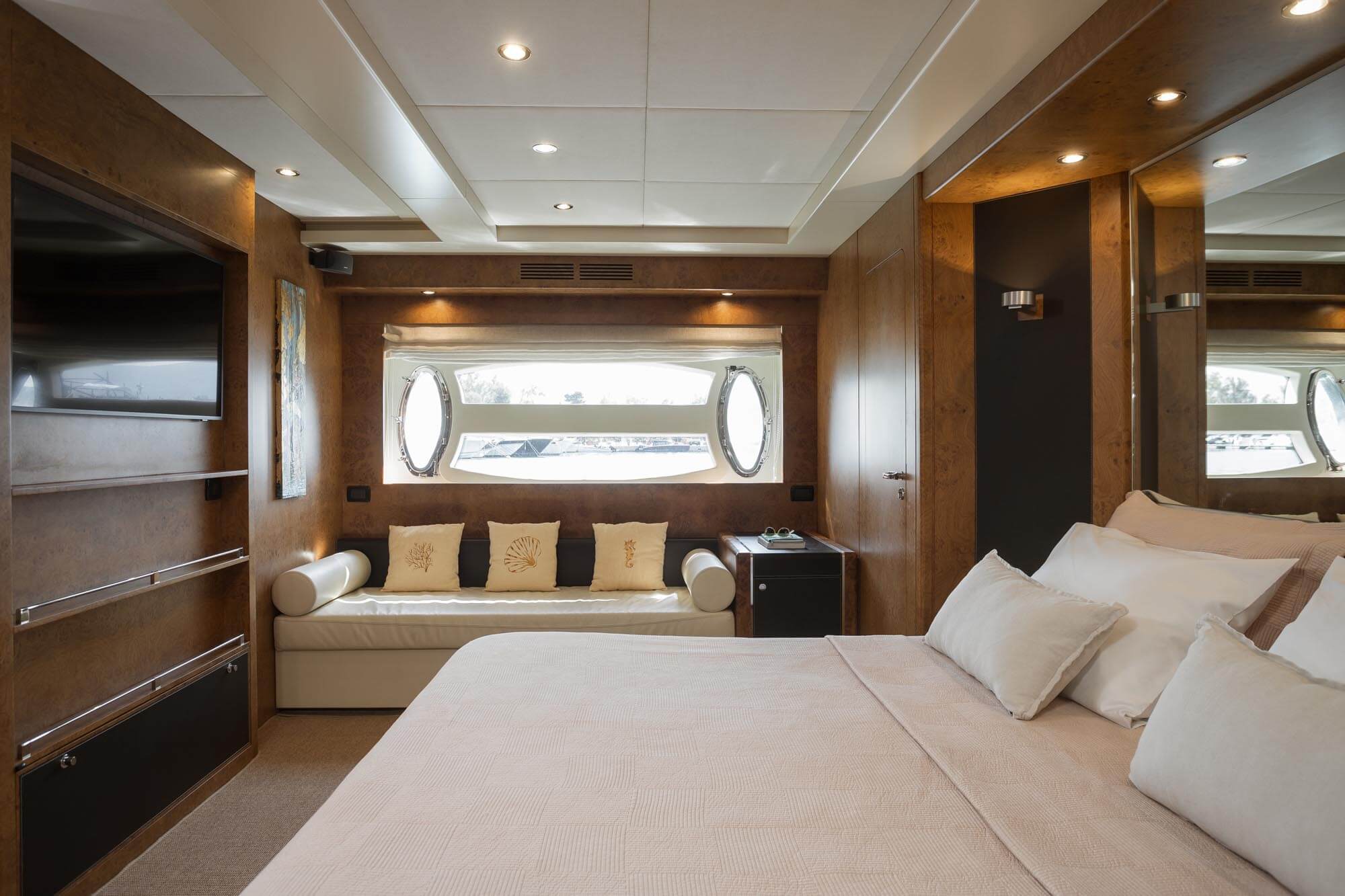 M/Y Anlia cabins  image 3