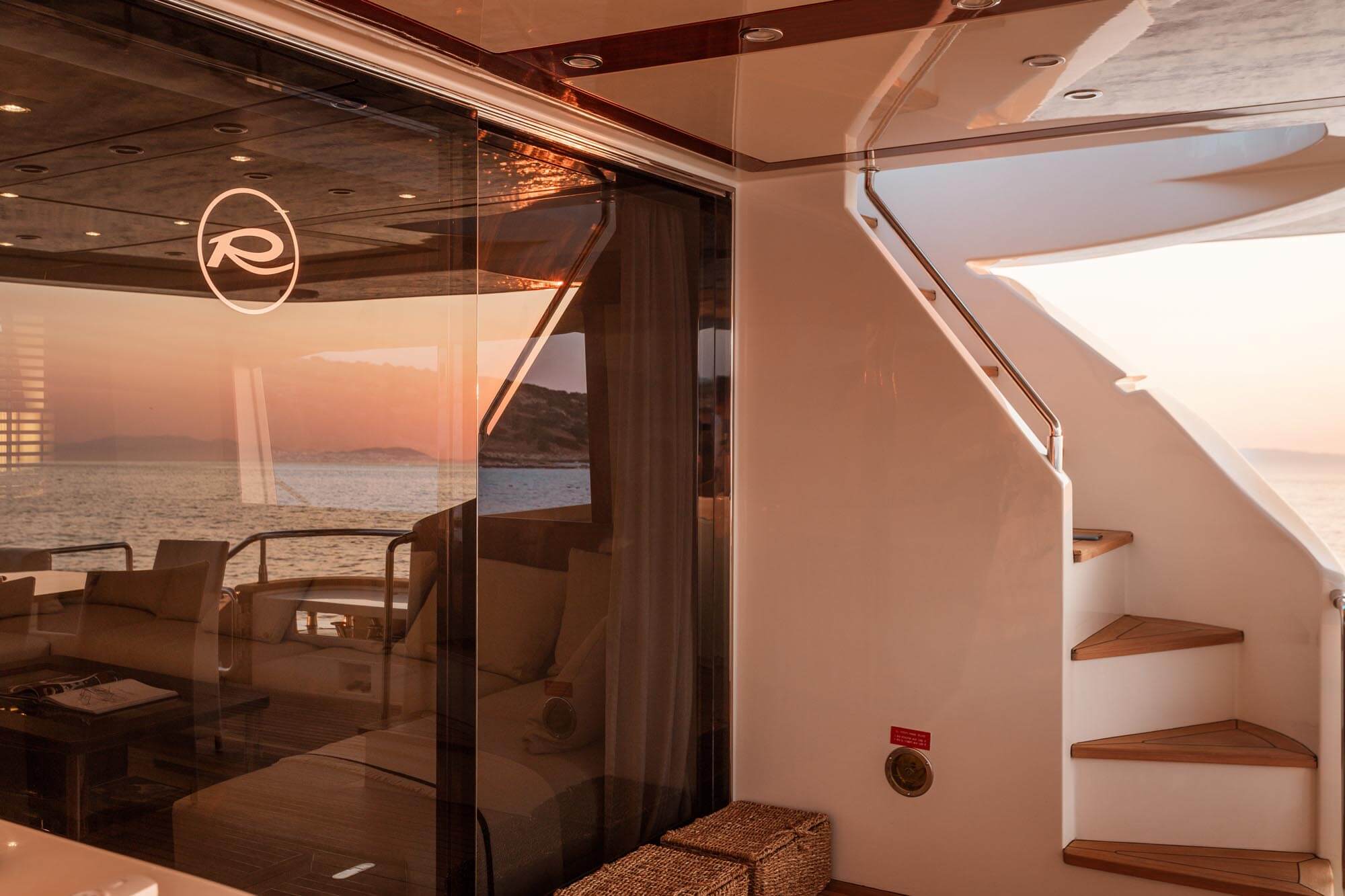 M/Y Anlia external details & lifestyle  image 10