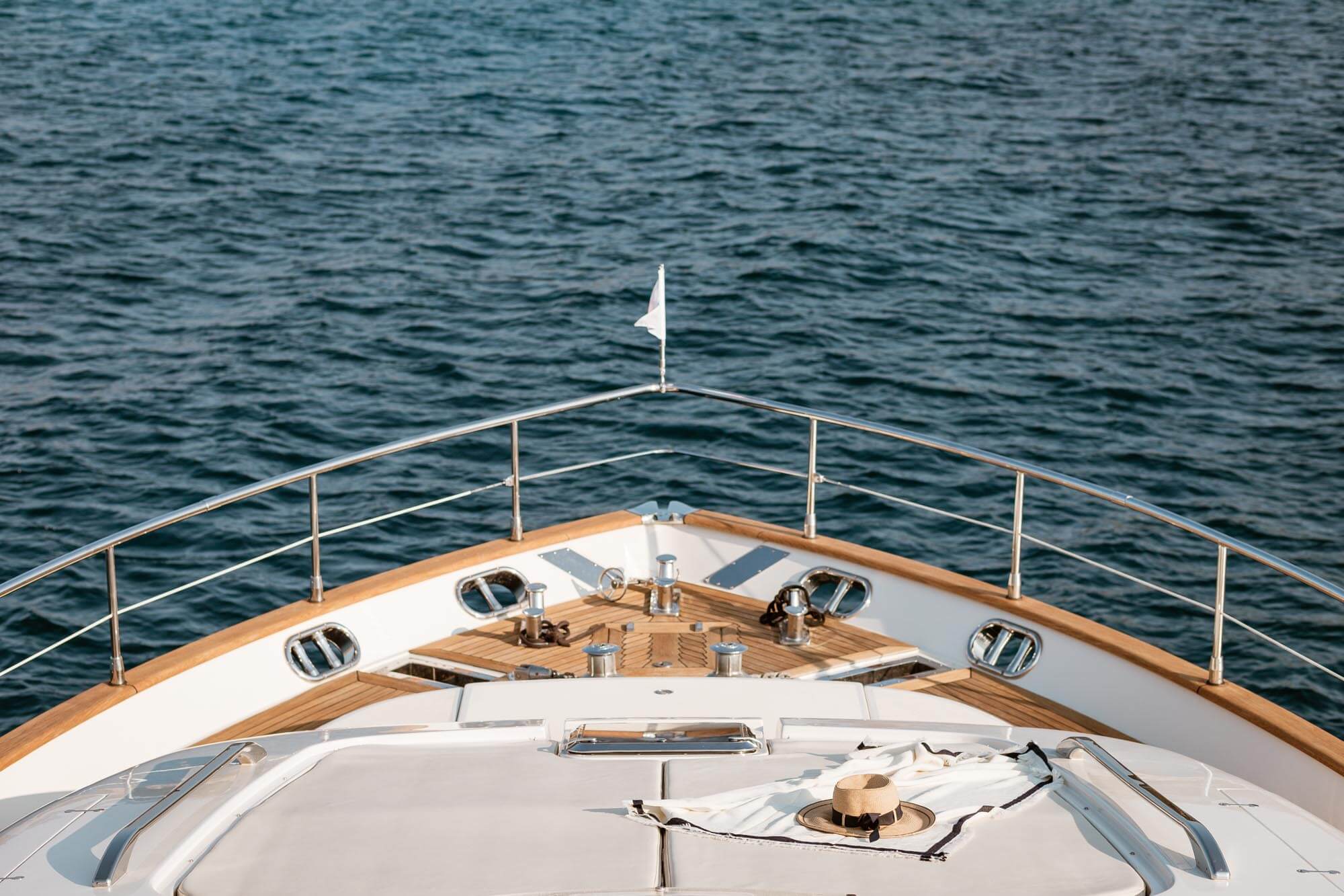 M/Y Anlia external details & lifestyle  image 5