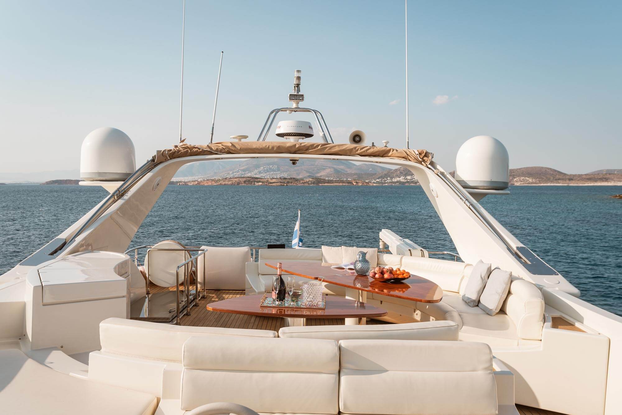 M/Y Anlia external details & lifestyle  image 2